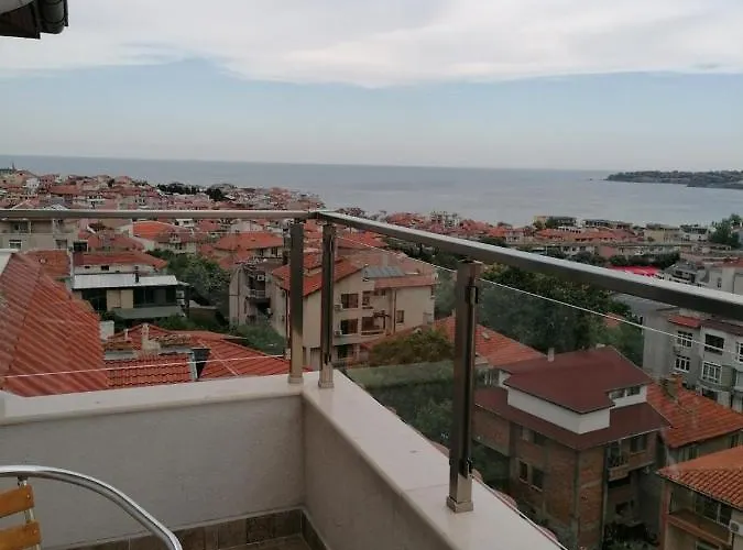 Family Sofi 3* סוזופול