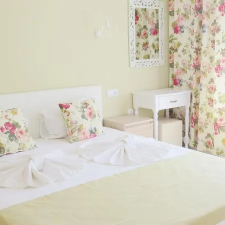 Family Sofi ホテル 3*